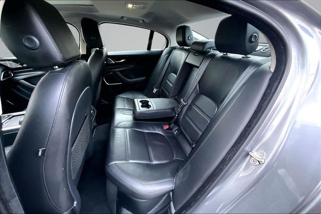 2020 Jaguar XE S RWD - 22992857 - 16