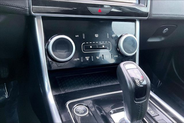 2020 Jaguar XE S RWD - 22992857 - 24