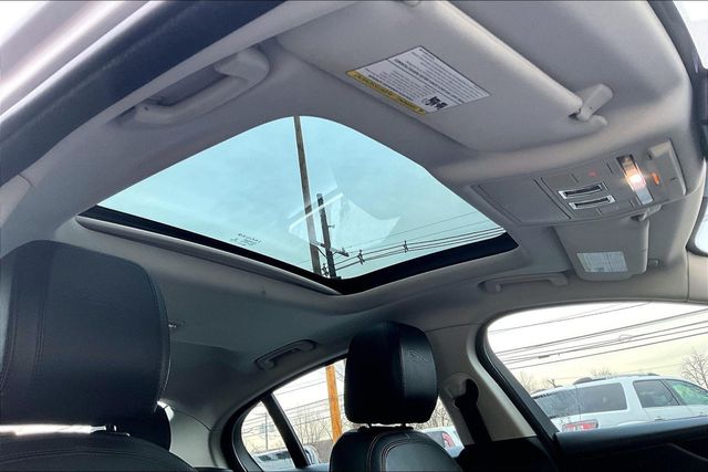 2020 Jaguar XE S RWD - 22992857 - 32