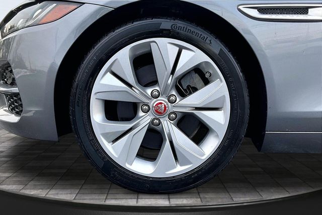 2020 Jaguar XE S RWD - 22992857 - 35