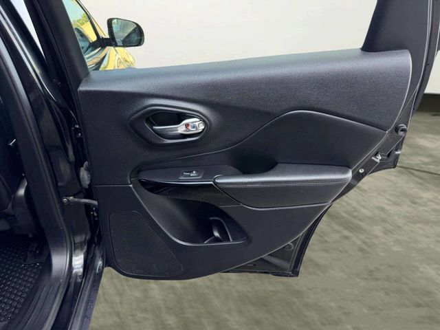 2020 Jeep Cherokee Altitude 4x4 - 23045395 - 19