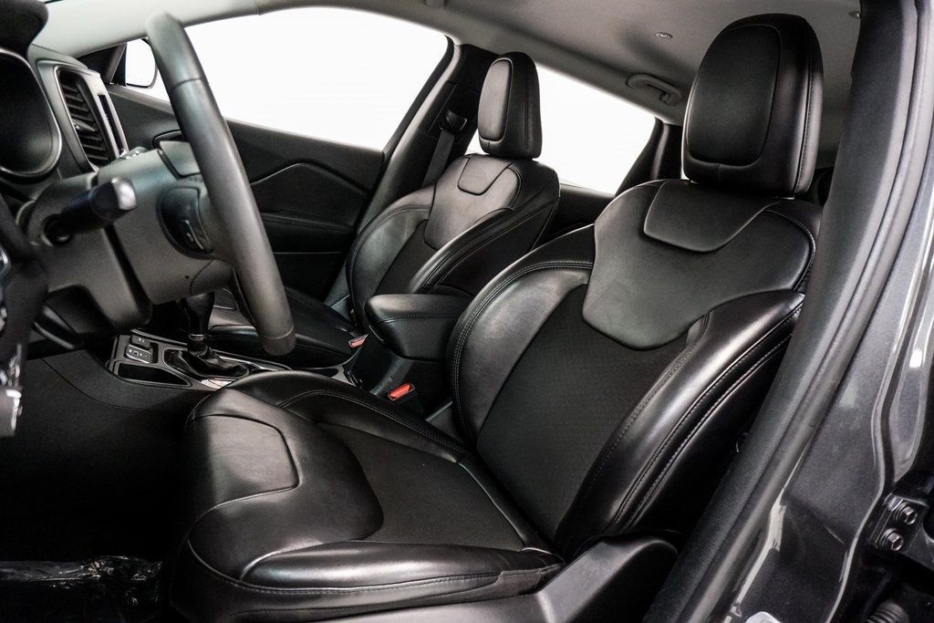2020 Jeep Cherokee Altitude photo 17