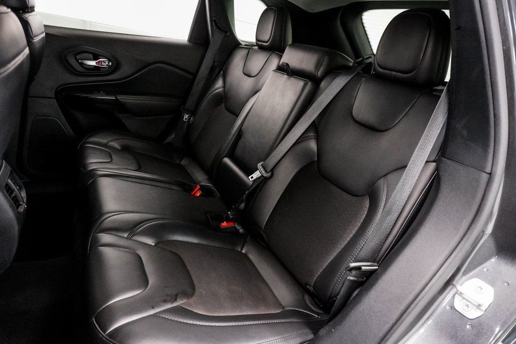 2020 Jeep Cherokee Altitude photo 19