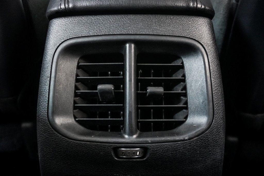 2020 Jeep Cherokee Altitude photo 21