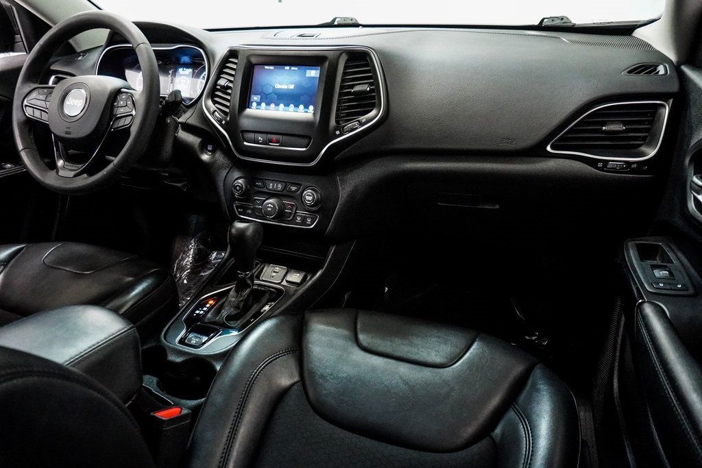 2020 Jeep Cherokee Altitude photo 22