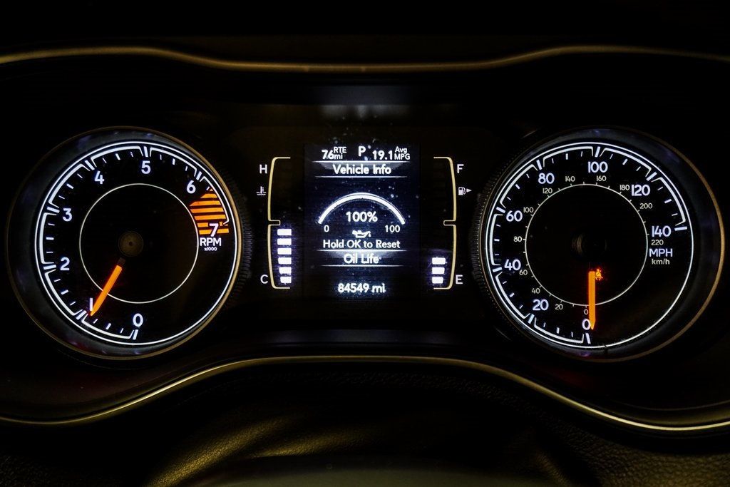 2020 Jeep Cherokee Altitude photo 39