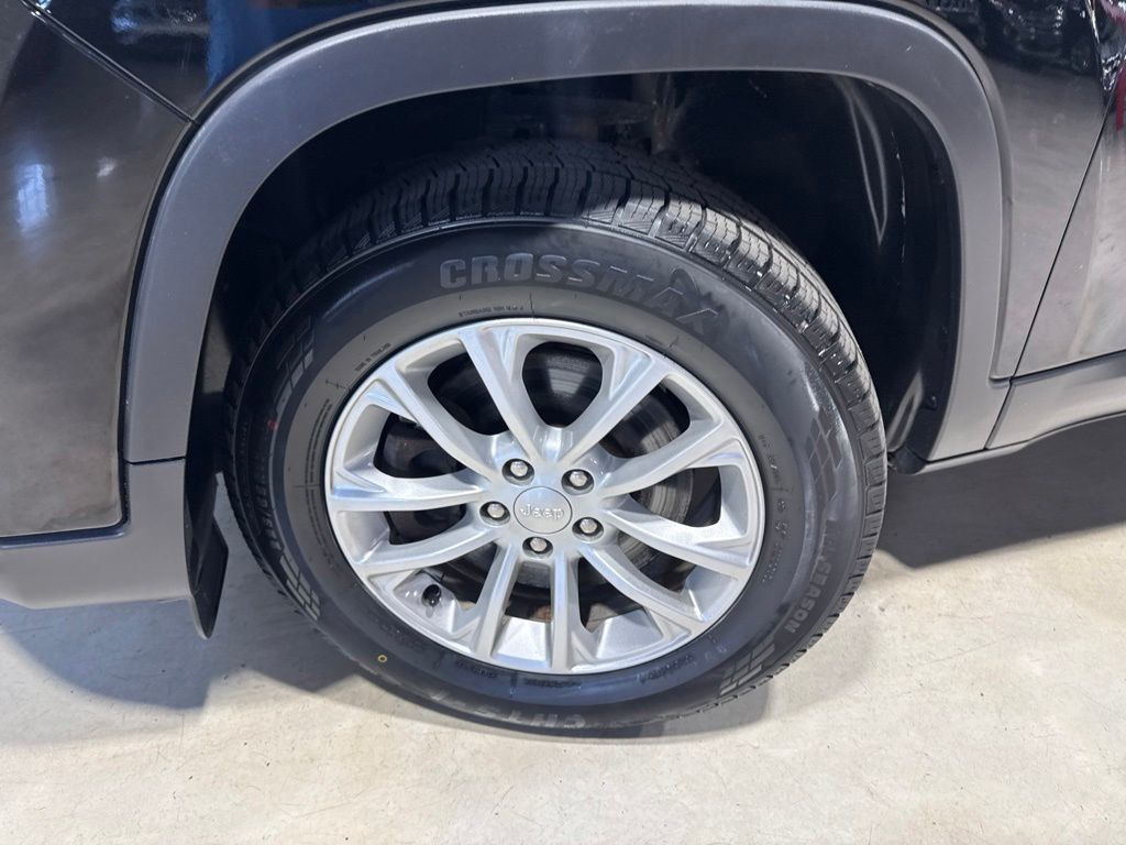 2020 Jeep Cherokee Latitude 4x4 - 23047161 - 1