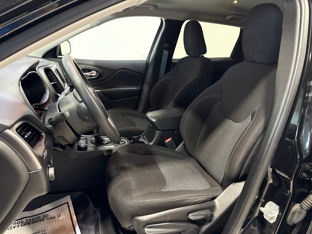 2020 Jeep Cherokee Latitude 4x4 - 23047161 - 19