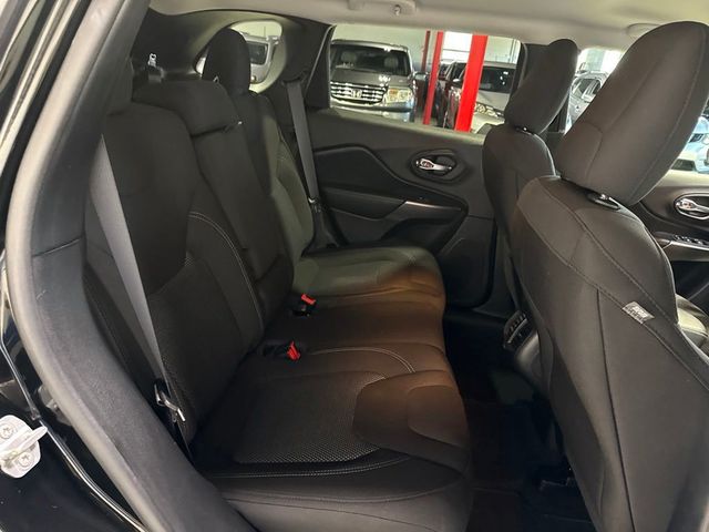 2020 Jeep Cherokee Latitude 4x4 - 23047161 - 30