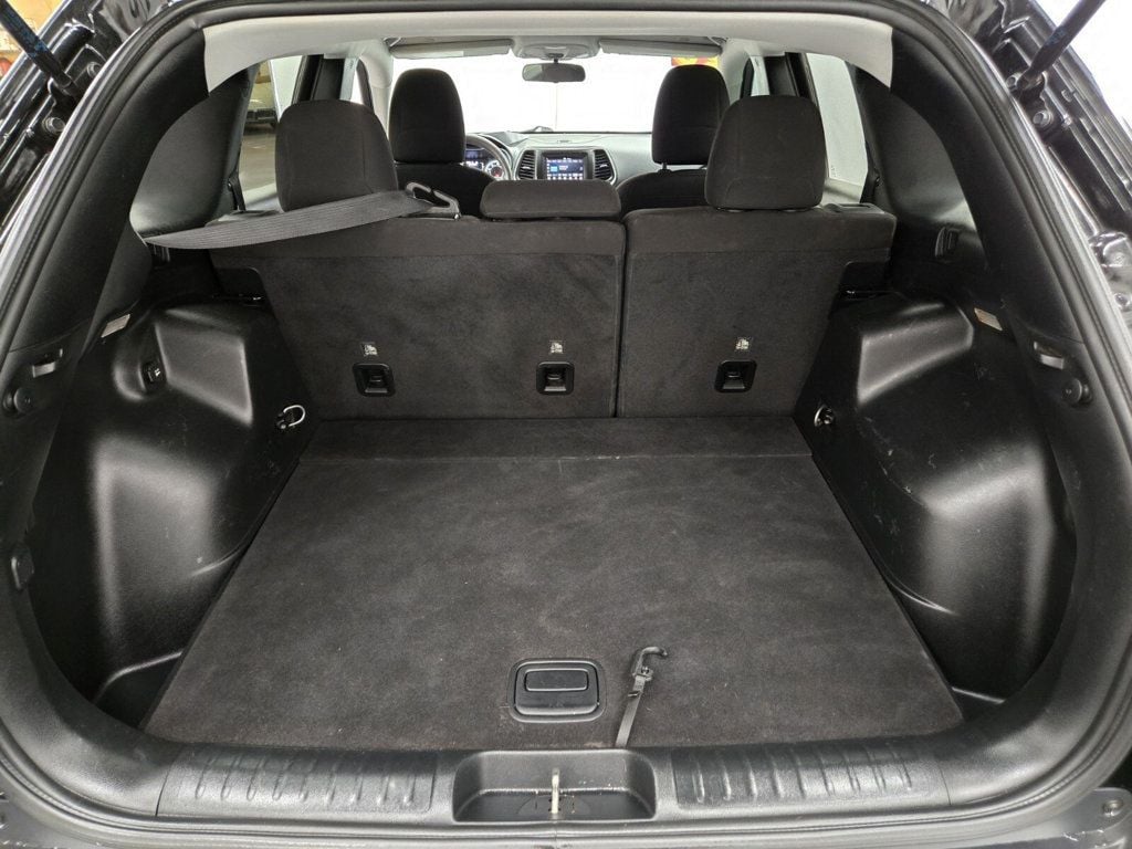 2020 Jeep Cherokee Latitude FWD - 22910545 - 10