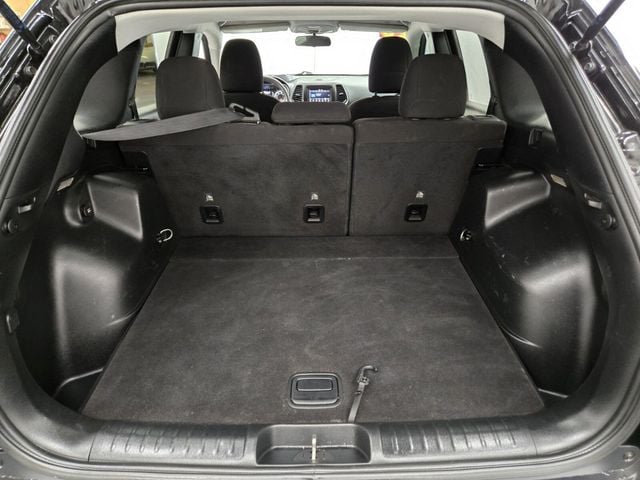 2020 Jeep Cherokee Latitude FWD - 22910545 - 10