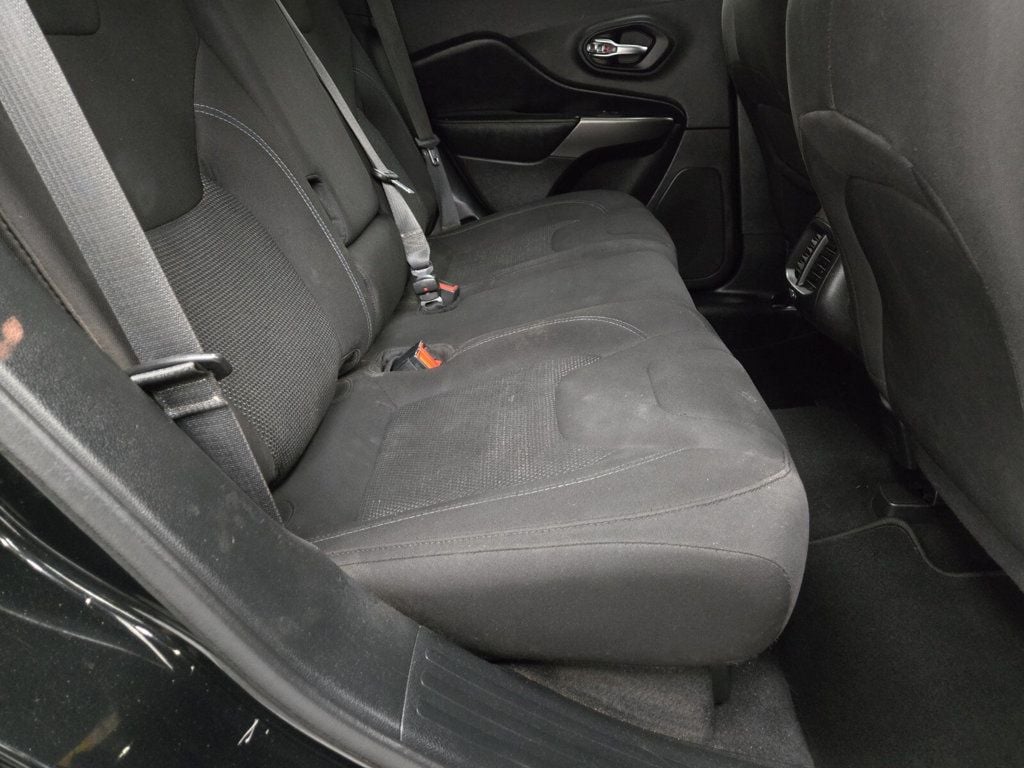 2020 Jeep Cherokee Latitude FWD - 22910545 - 11