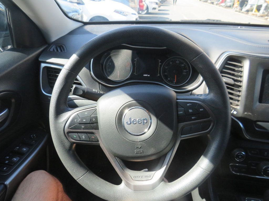 2020 Jeep Cherokee Latitude photo 13