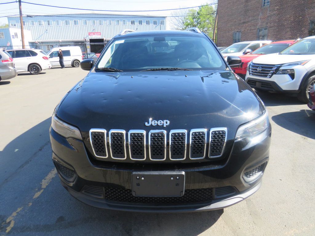 2020 Jeep Cherokee Latitude photo 2