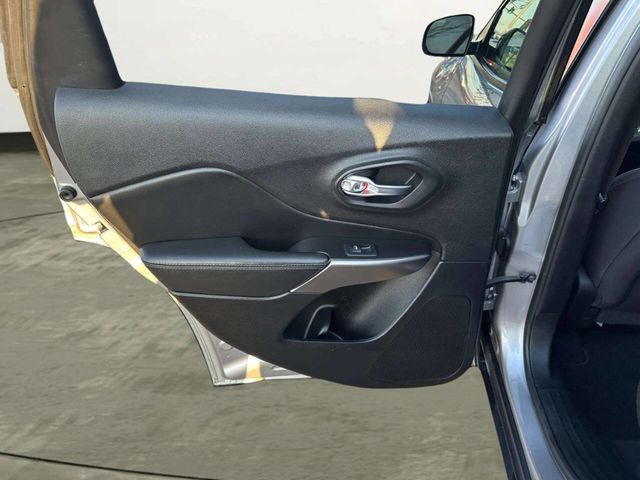 2020 Jeep Cherokee Latitude FWD - 22986263 - 11