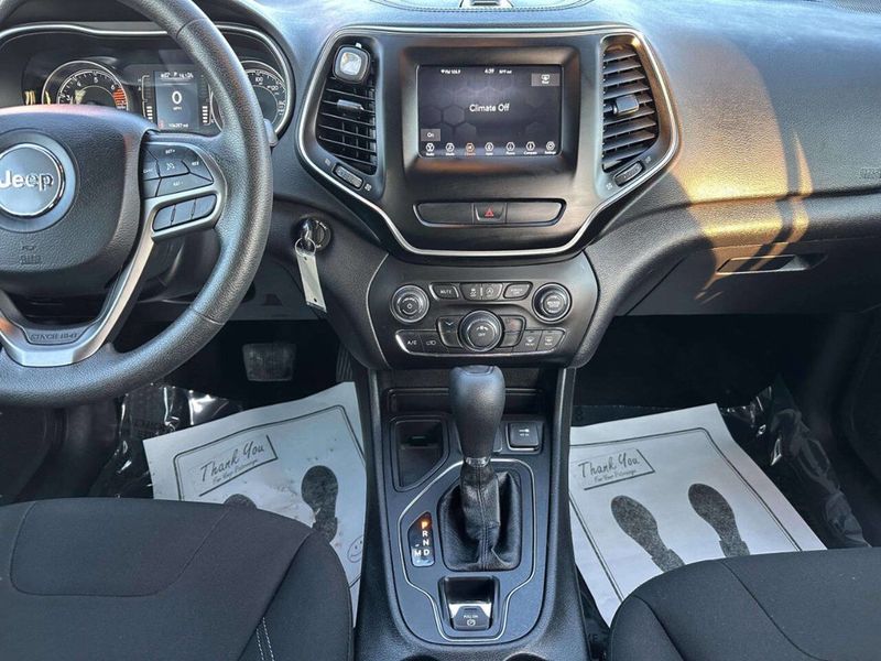 2020 Jeep Cherokee Latitude FWD - 22986263 - 19