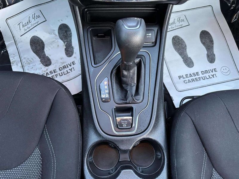 2020 Jeep Cherokee Latitude FWD - 22986263 - 20