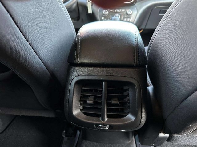 2020 Jeep Cherokee Latitude FWD - 22986263 - 21