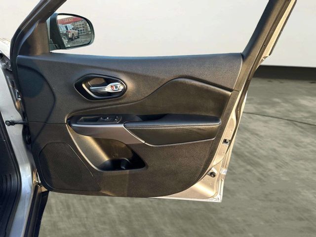 2020 Jeep Cherokee Latitude FWD - 22986263 - 23