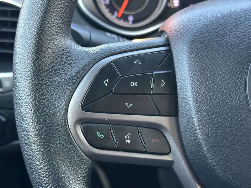 2020 Jeep Cherokee Latitude FWD - 22986263 - 31