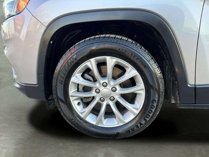 2020 Jeep Cherokee Latitude FWD - 22986263 - 34