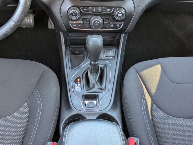 2020 Jeep Cherokee Latitude FWD - 22983492 - 18