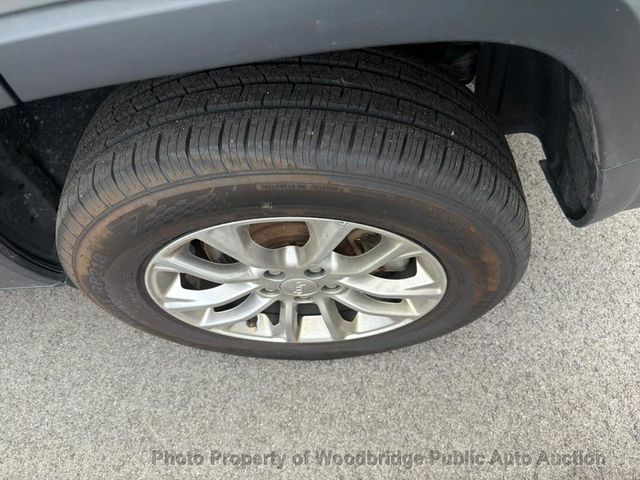 2020 Jeep Cherokee Latitude Plus 4x4 - 23070026 - 10