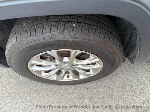 2020 Jeep Cherokee Latitude Plus 4x4 - 23070026 - 8