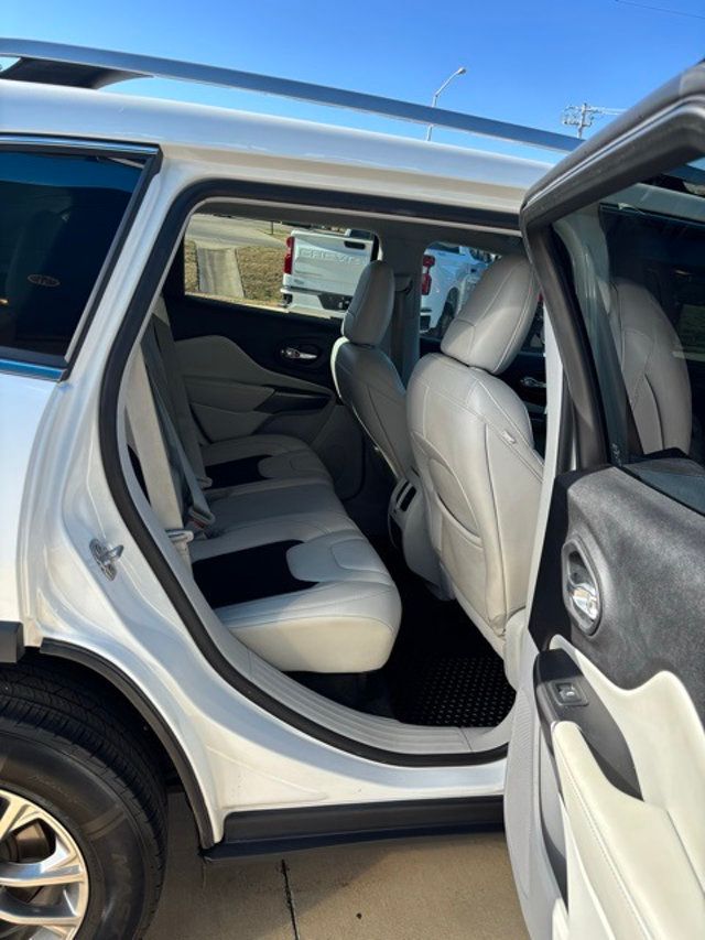 2020 Jeep Cherokee Latitude Plus 4x4 - 22940751 - 11