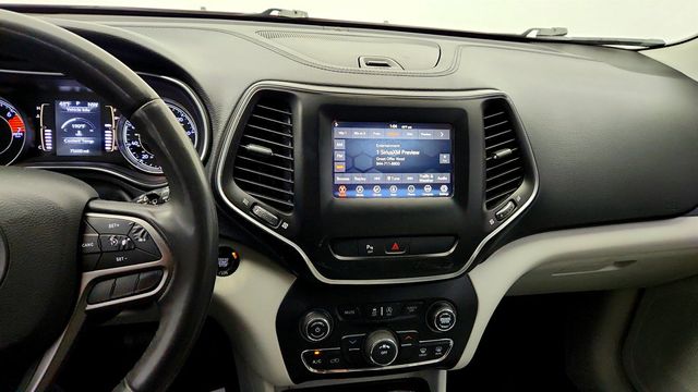 2020 Jeep Cherokee Latitude Plus FWD - 23026261 - 16