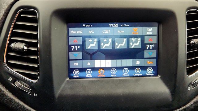 2020 Jeep Compass Latitude 4x4 - 23007499 - 17