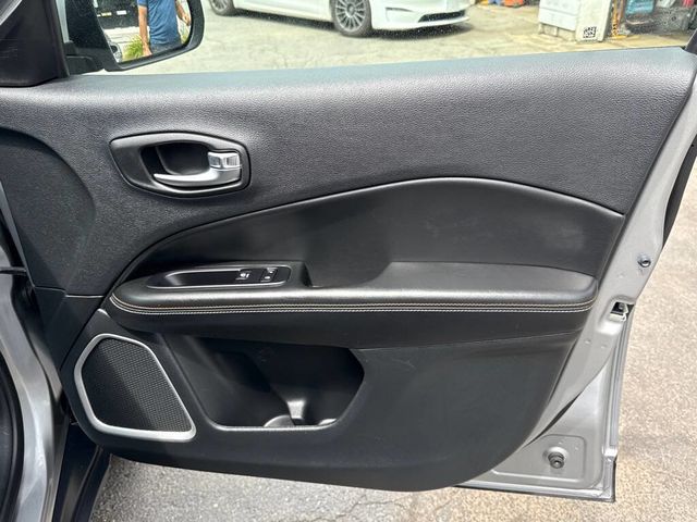 2020 Jeep Compass Latitude 4x4 4dr SUV - 22871244 - 27