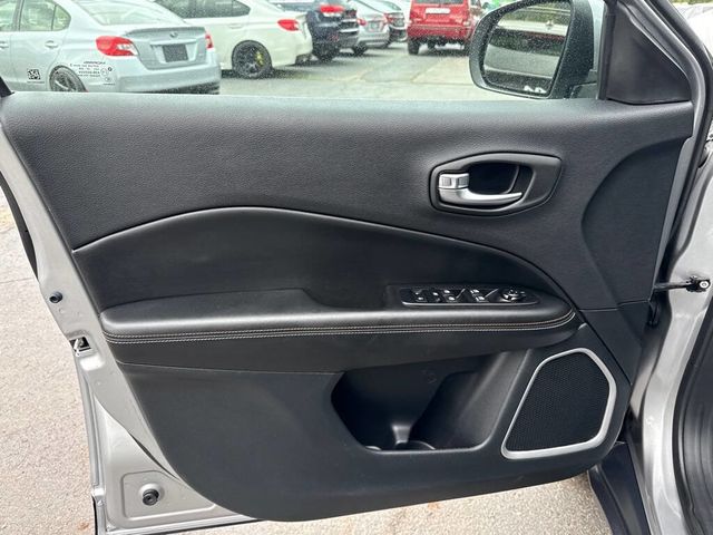 2020 Jeep Compass Latitude 4x4 4dr SUV - 22871244 - 28