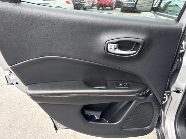 2020 Jeep Compass Latitude 4x4 4dr SUV - 22871244 - 29