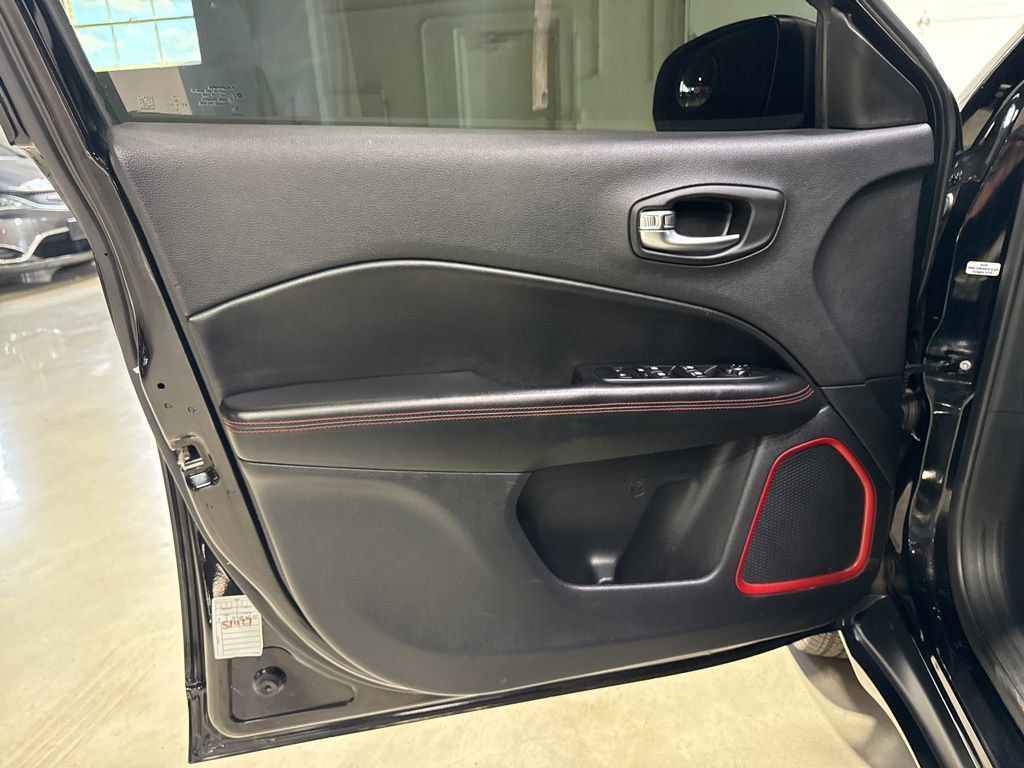 2020 Jeep Compass Trailhawk 4x4 - 23016385 - 25