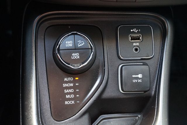 2020 Jeep Compass TRAILHAWK, 4X4, PREMIUM WHEELS, BACKUP CAMERA, BLUETOOTH - 23070478 - 37