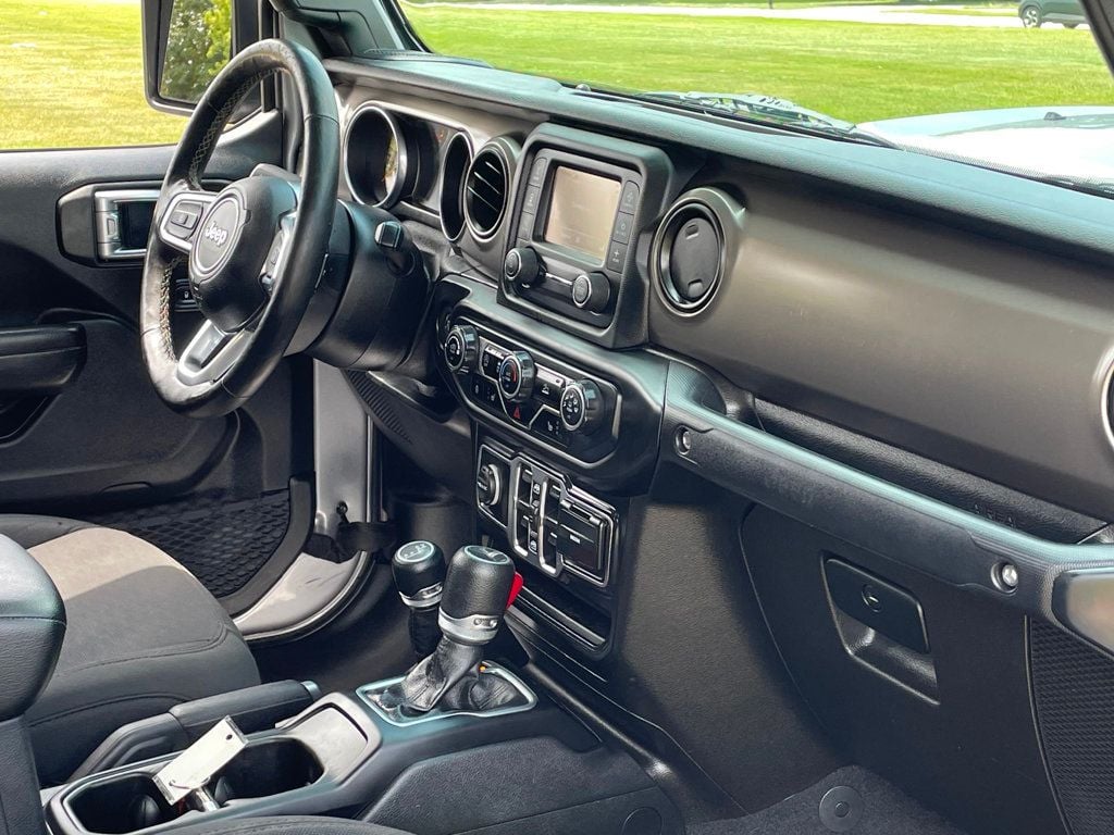 2020 Jeep Gladiator Altitude 4x4 - 23057333 - 20