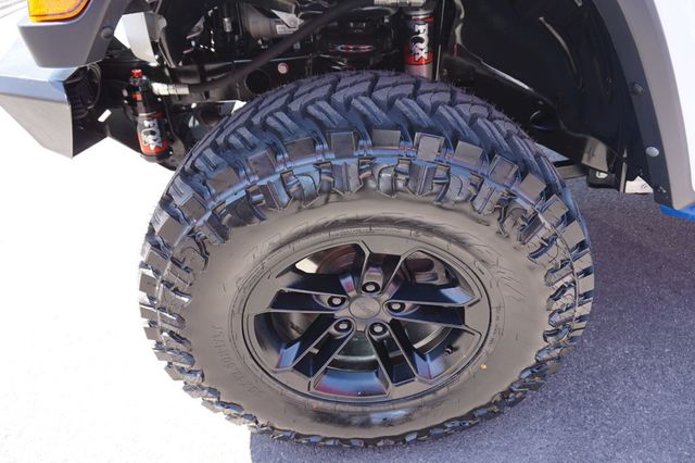 2020 Jeep Gladiator LIFTED, PREMIUM WHEELS, AFTER MARKET FRONT & REAR BUMPERS - 23011612 - 12