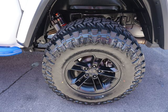 2020 Jeep Gladiator LIFTED, PREMIUM WHEELS, AFTER MARKET FRONT & REAR BUMPERS - 23011612 - 13