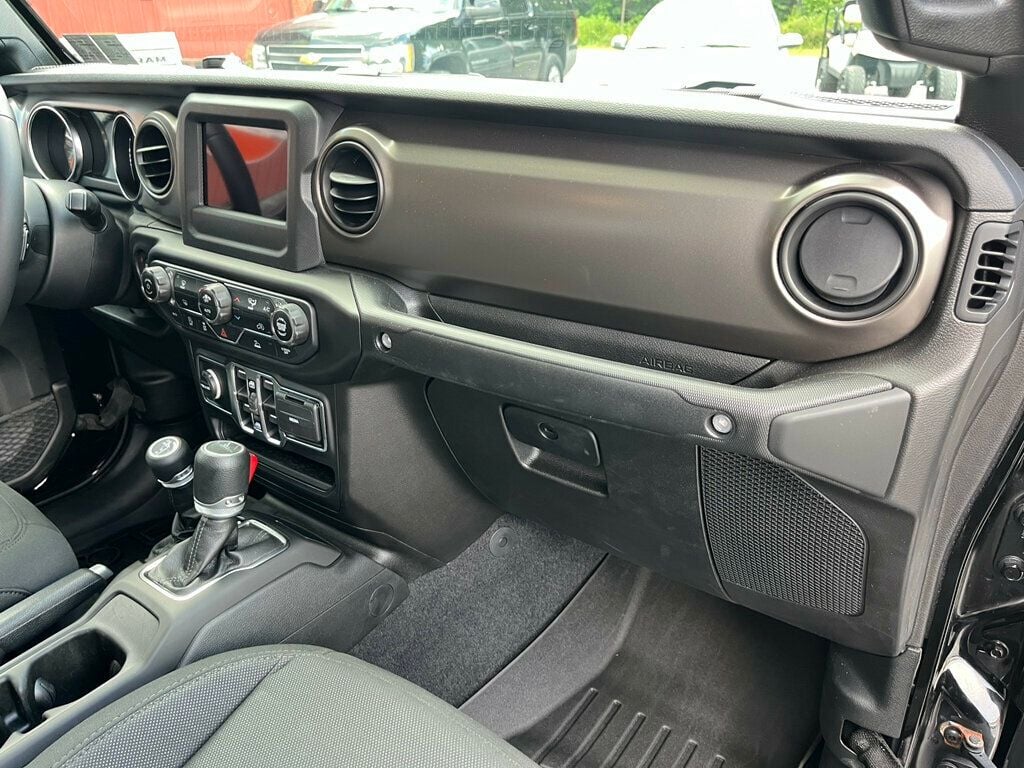 2020 Jeep Gladiator Sport photo 16