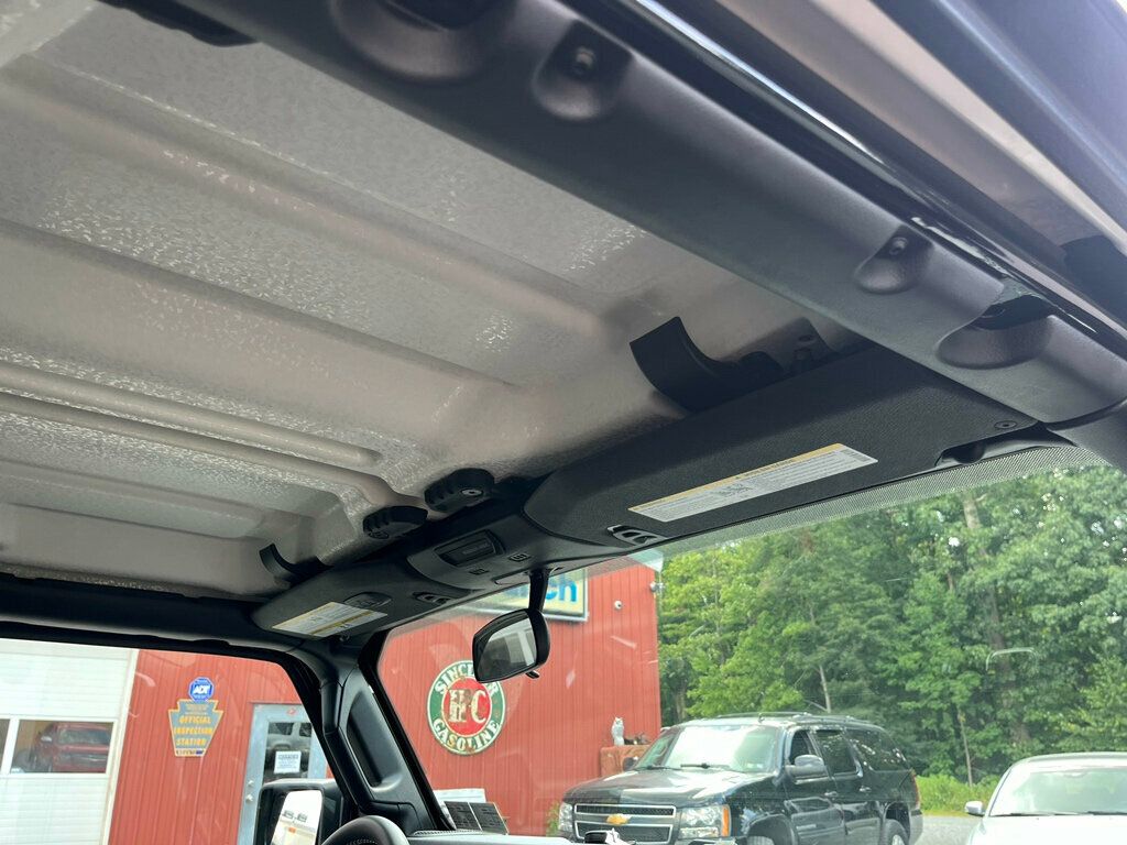2020 Jeep Gladiator Sport photo 17