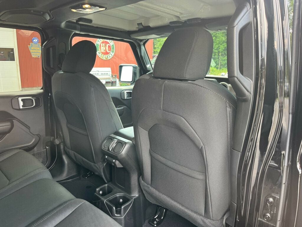 2020 Jeep Gladiator Sport photo 20