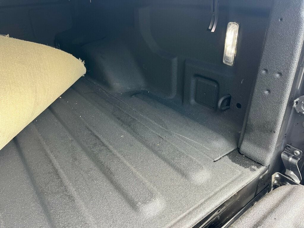 2020 Jeep Gladiator ONLY 199 Miles! Estate Vehicle - 22898784 - 25