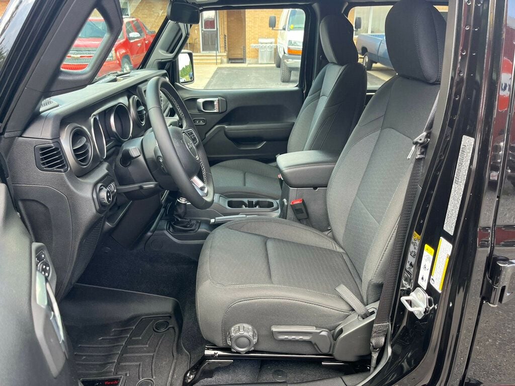 2020 Jeep Gladiator Sport photo 30