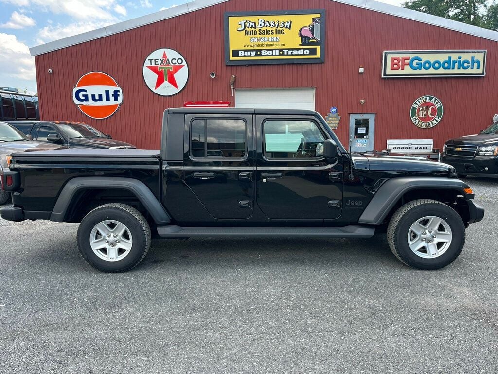 2020 Jeep Gladiator Sport photo 4