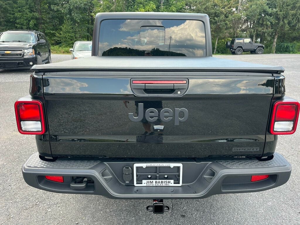 2020 Jeep Gladiator Sport photo 6