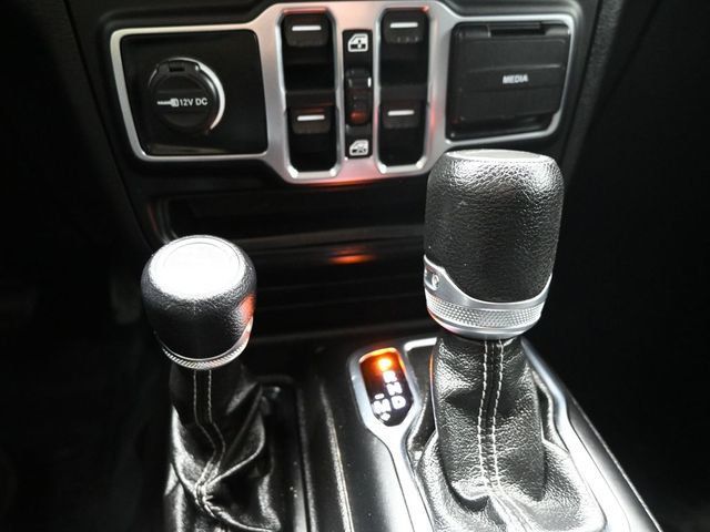 2020 Jeep Gladiator Overland 4x4 - 22971478 - 31