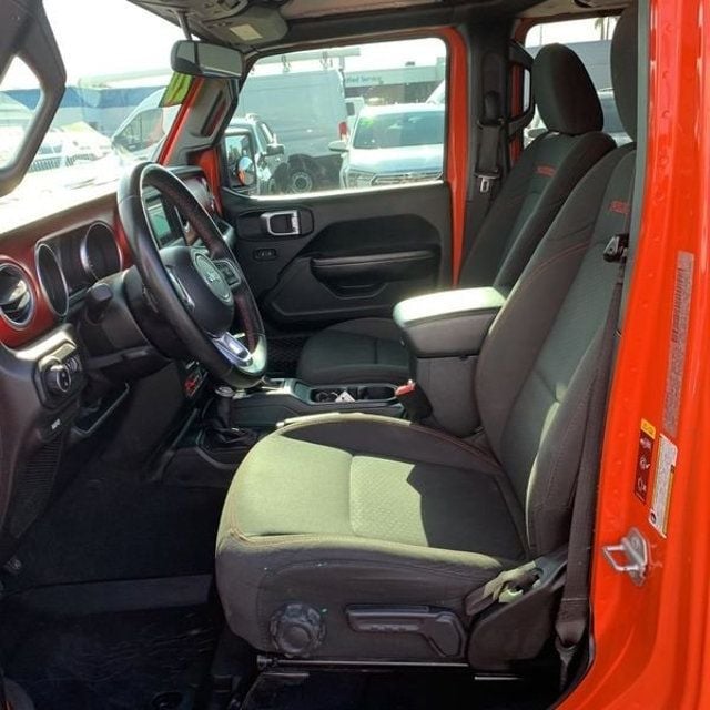 2020 Jeep Gladiator Rubicon photo 21