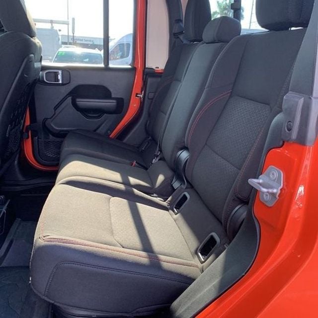 2020 Jeep Gladiator Rubicon photo 23