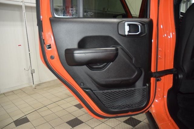 2020 Jeep Gladiator Rubicon - 22903697 - 32